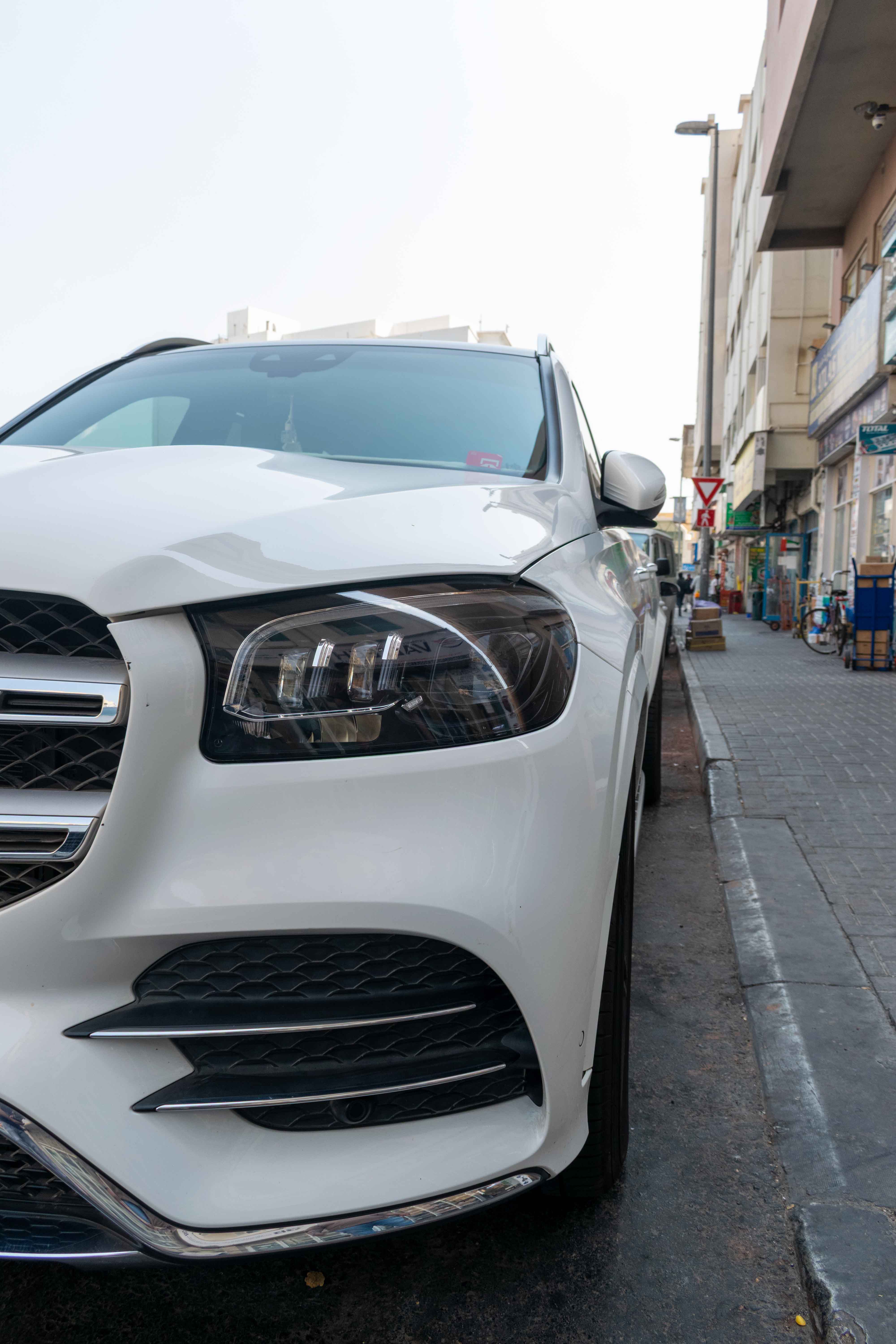 White Mercedes Benz GLS 450 4MATIC 2021